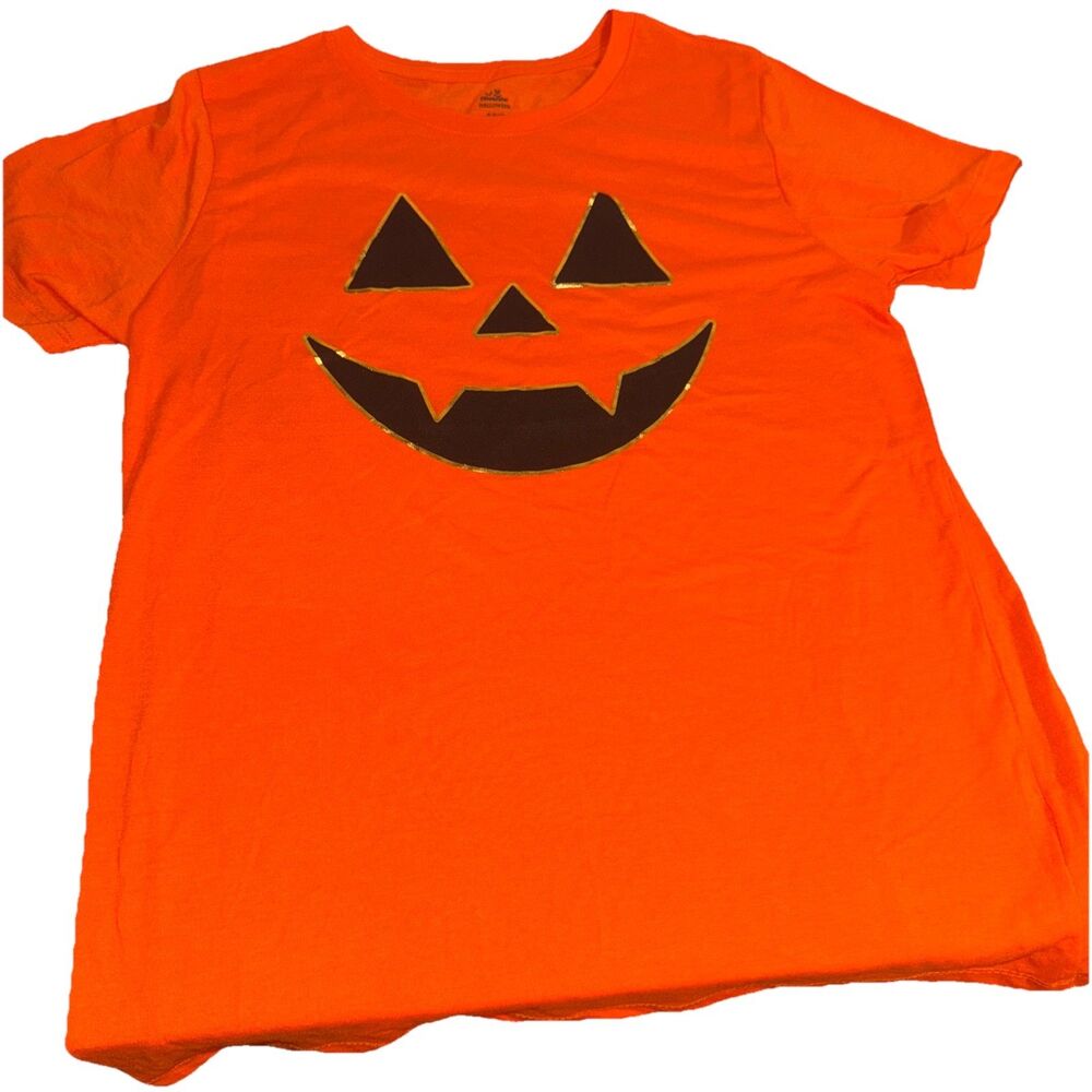 Woman's Halloween Jack O Lantern graphic Tee M 8-10 new without tag